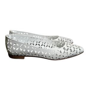 Manolo Blahnik Gelista Perforated ballerina leather flats in White